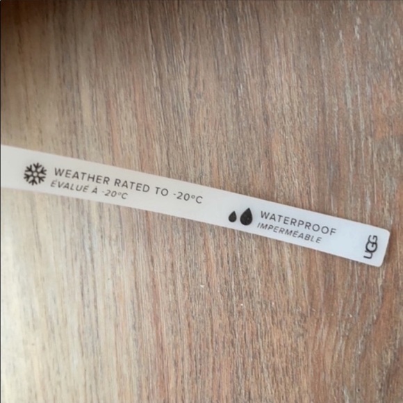 🍁UGG🍁 ADIRONDACK BOOT II PLAID WATER PROOF - Picture 14 of 15